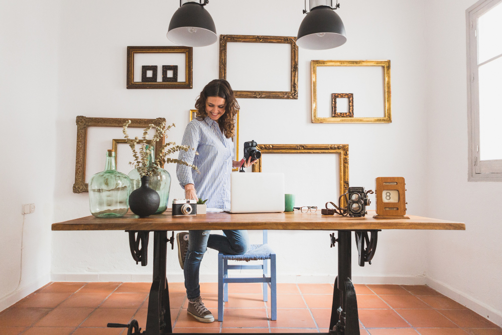 7 Ιδέες για DIY Χειμερινή Διακόσμηση Γραφείου με Απλά Είδη!