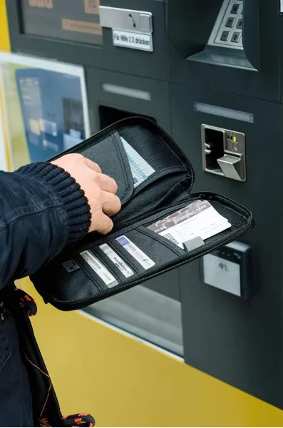 Θήκη ταξιδίου data safe troika μαύρο (trv20/bk) - Troika
