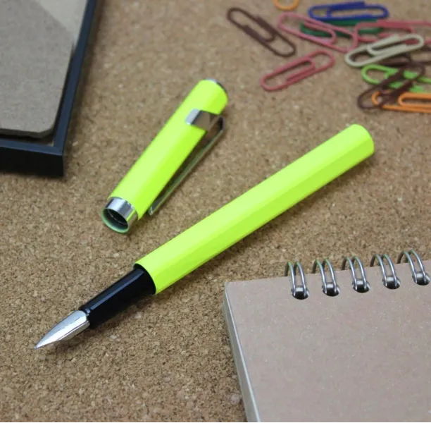 πένα caran d'ache 849 plume fluo medium κίτρινο - Caran d'ache