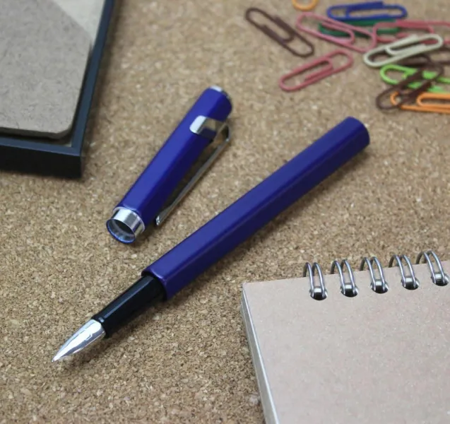 πένα caran d'ache 849 plume classic medium μπλε - Caran d'ache