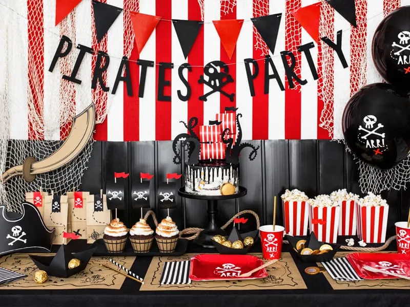 πιάτα χάρτινα red pirate 20x20cm 6 τεμάχια - Partydeco